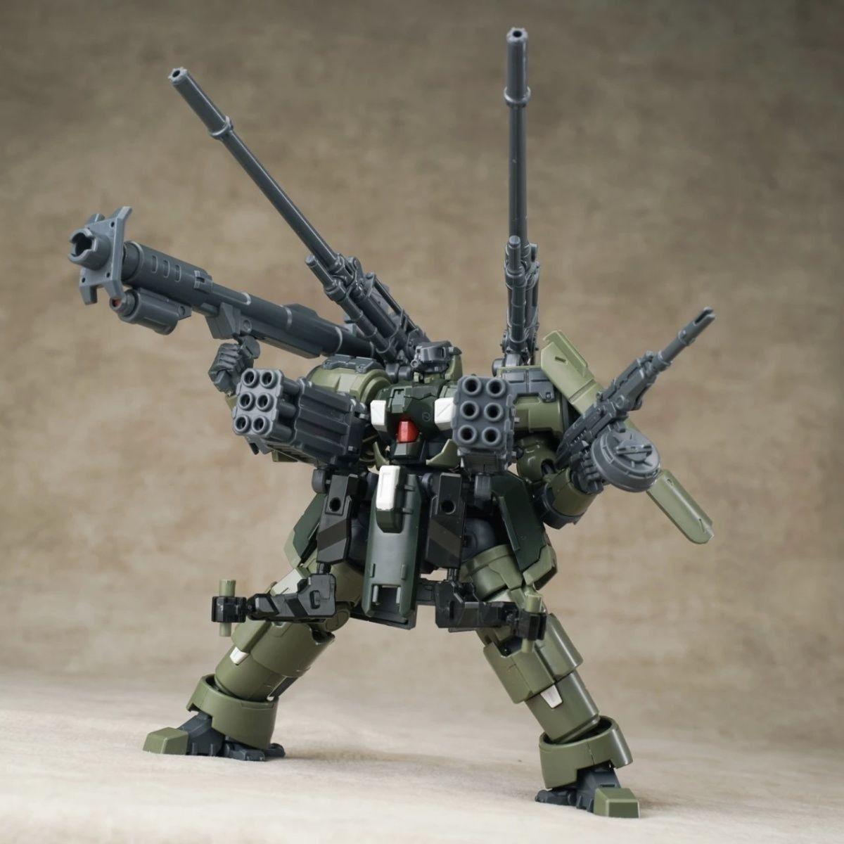 Sheik Mainland ZAROV C1 1/144  - Heavy Equipment Game reseña y precio